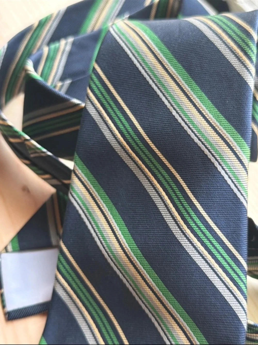 Vintage Countess Mara luxury men’s necktie navy blue green gold grey